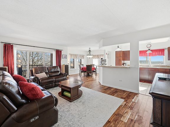 3rd image of 655 Perrie Dr APT 302