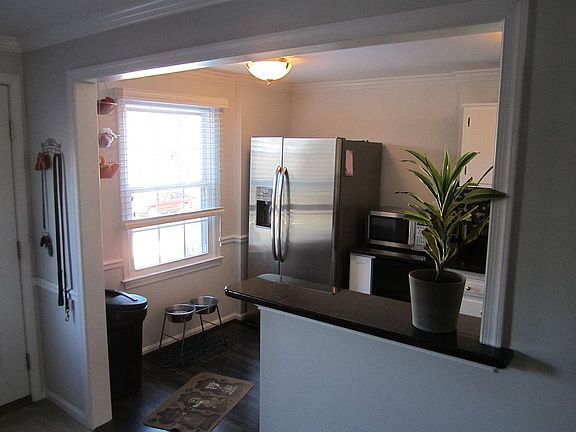 3rd image of 4335 Cedarlake Ct