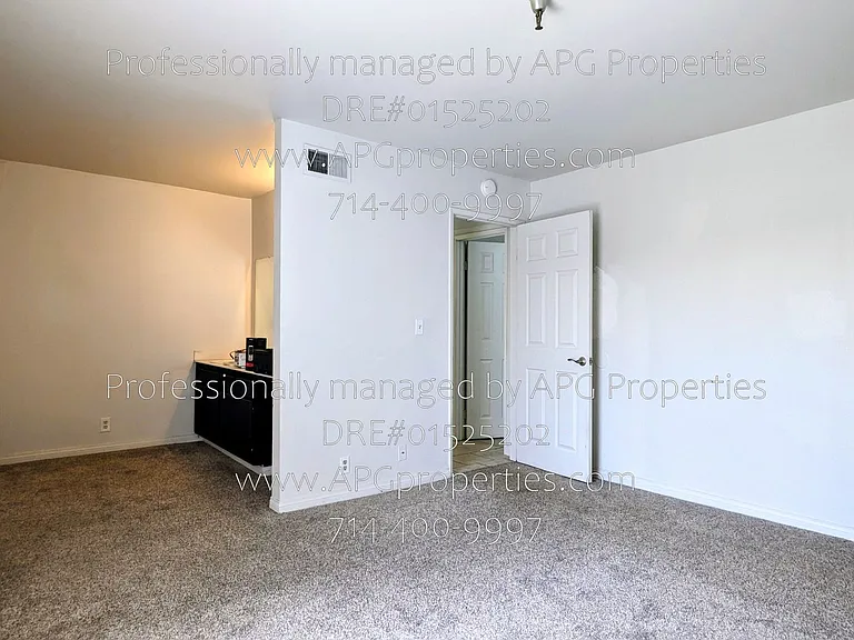 5477 Twin Lakes Dr — Photo 18