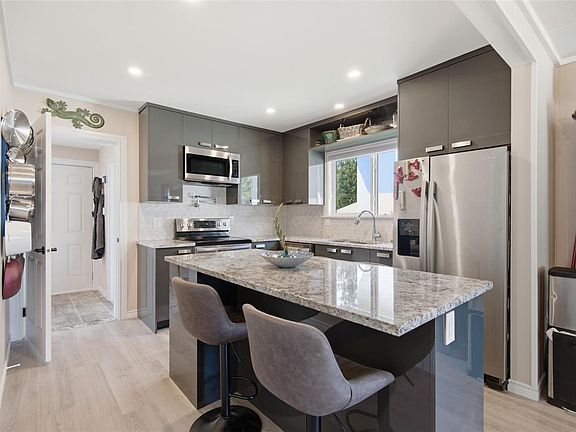 2nd image of 4752 Gertrude St