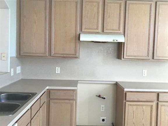 2nd image of 312 N 1st St