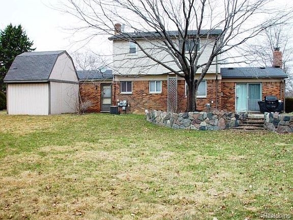 2nd image of 661 Oxhill Ct