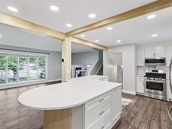 4th image of 6583 Edgemoor Ave