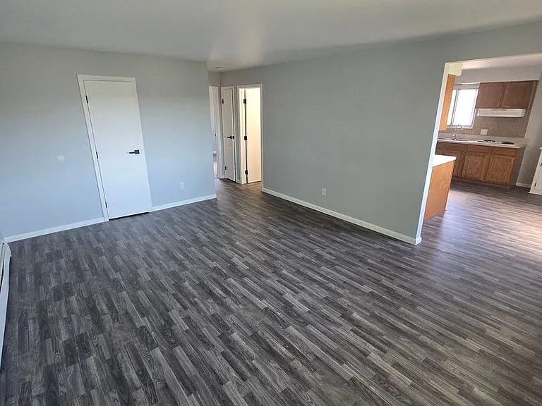 2789 Erna Dr — Photo 2