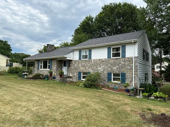 3201 Wentworth Ave NW, Roanoke, VA 24012