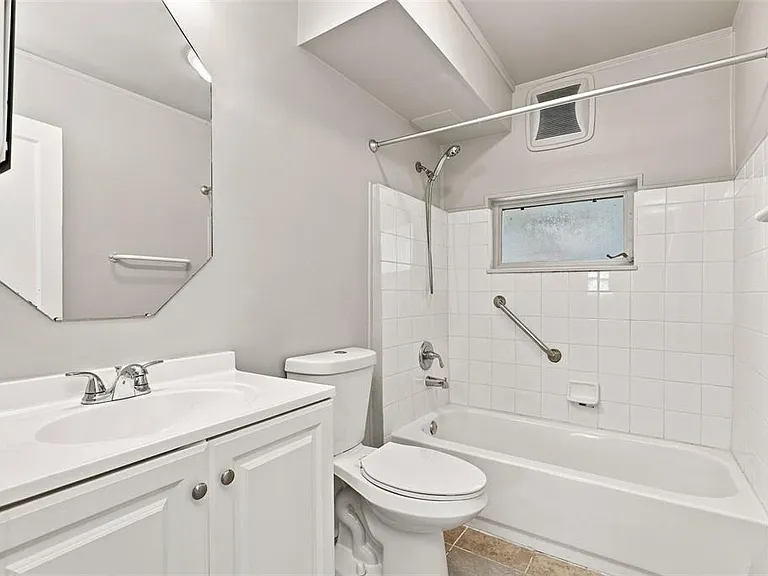 1812 Killarney Dr — Photo 20