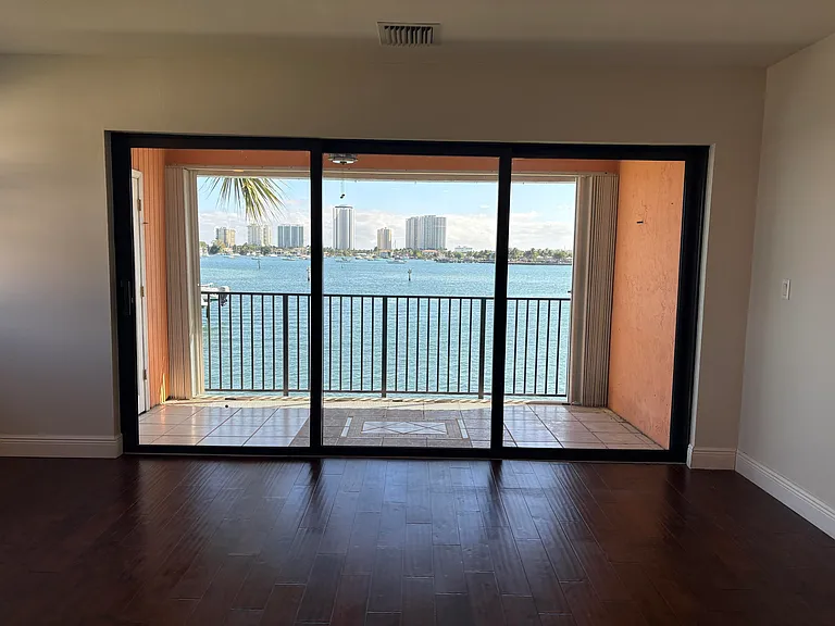 360 Wilma Cir #5 — Photo 9