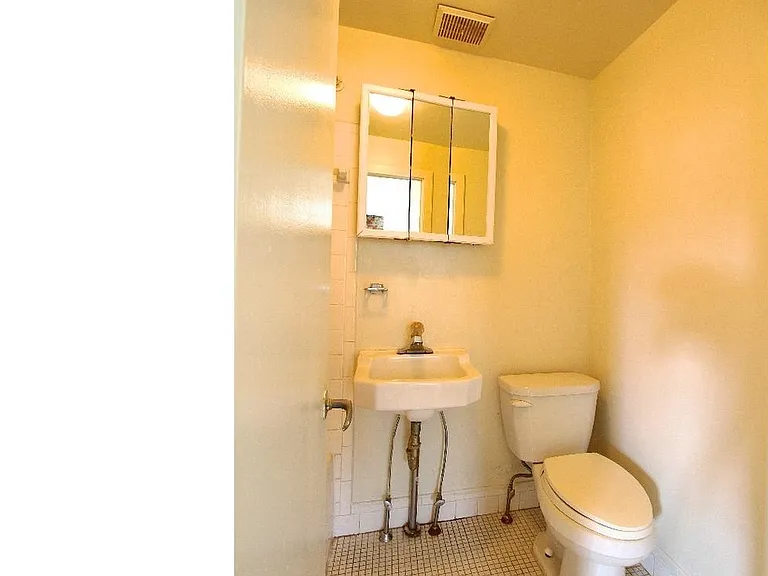 415 S 11th St #3F — Photo 13