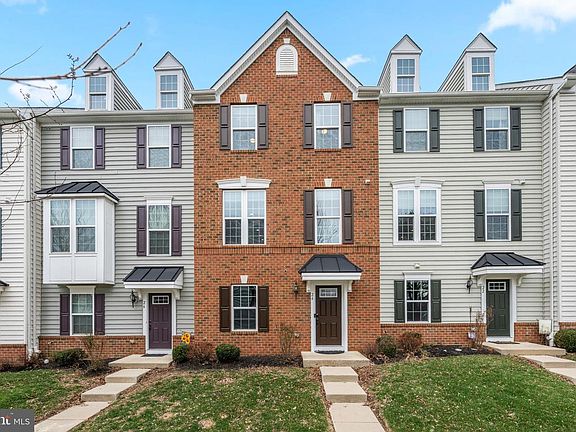 3rd image of 24 Chamberlain Ct
