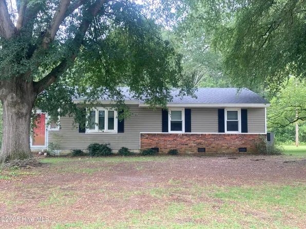 17081 Lauder Street, Laurel Hill, NC 28351