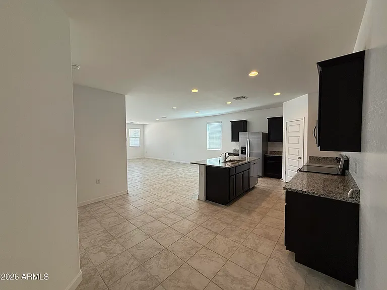 2474 W Sable Ave — Photo 11