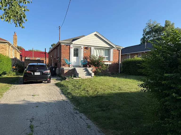 220 Ellington Dr #BASEMENT — Photo 13