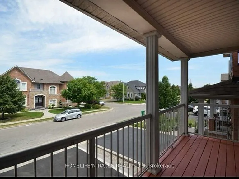 32 Okanagan Dr — Photo 4