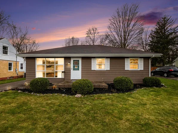 316 Hillview Ave, Buchanan, MI 49107