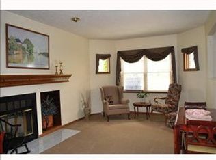 608 Canterbury Dr, Coraopolis, PA