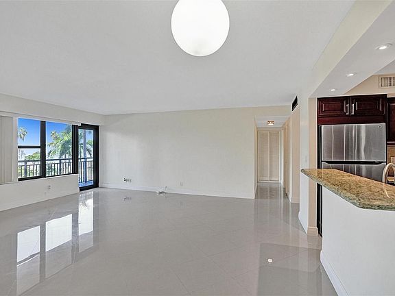 5th image of 3800 Galt Ocean Dr #31