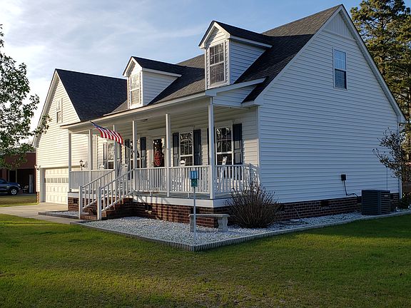 3rd image of 702 Speight Dr
