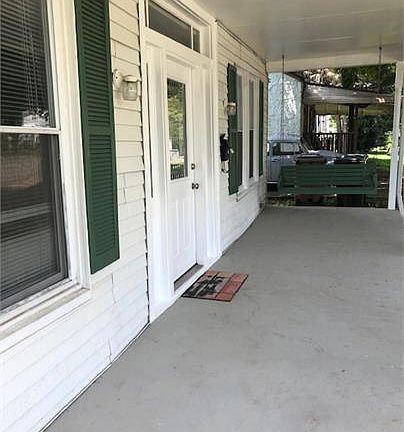 3rd image of 2927 Dempster St NE