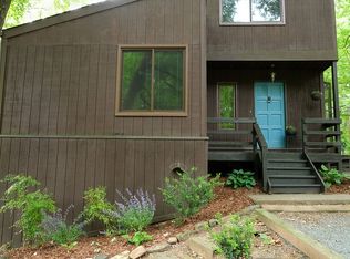 100 Holly Ct, Charlottesville, VA 22901