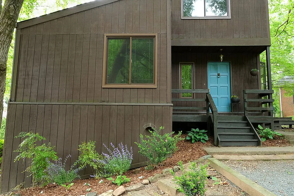 100 Holly Ct photo 1