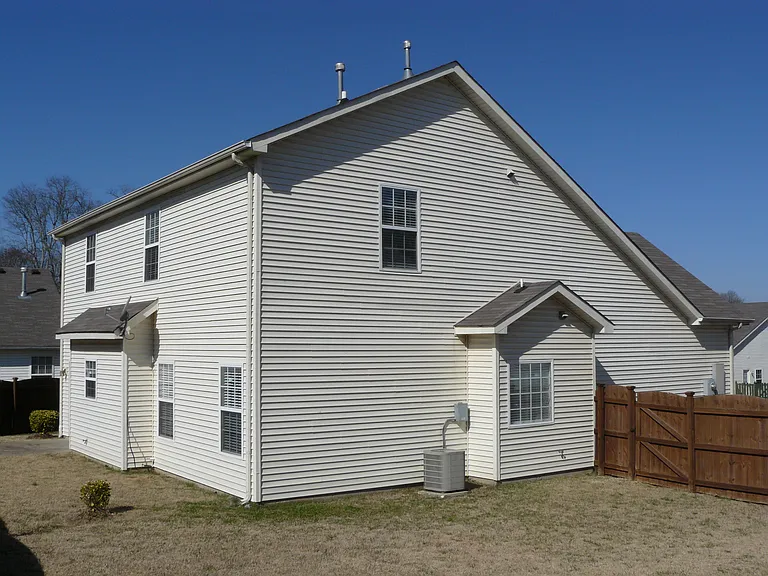 102 Otterman Ct — Photo 3