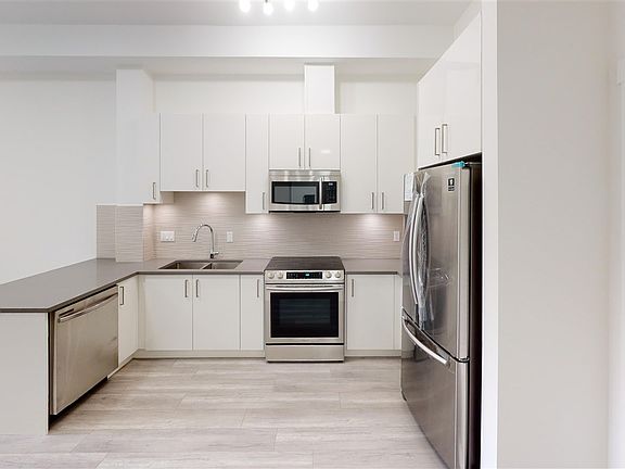 2nd image of 13978 Fraser Hwy #109