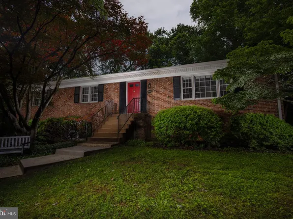 9908 Minburn St, Great Falls, VA 22066
