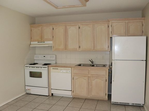 4th image of 4101 W La Guardia Ln