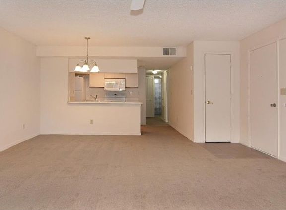 4th image of 2715 N Poinciana Blvd APT 127