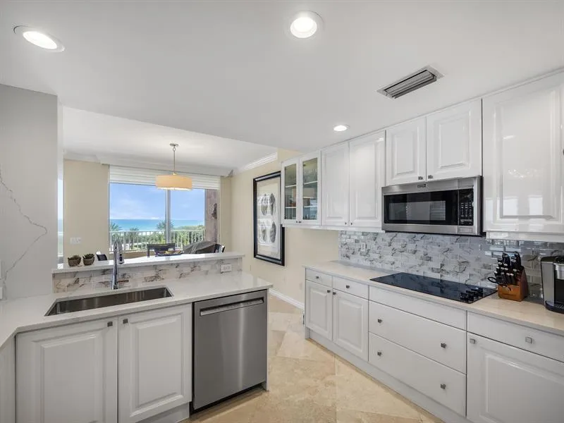 Primary Photo - 700 Ocean Royale Way #401