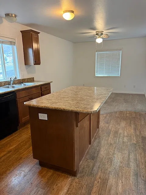 1 bed, 350 sqft, $1,200 — Photo 2