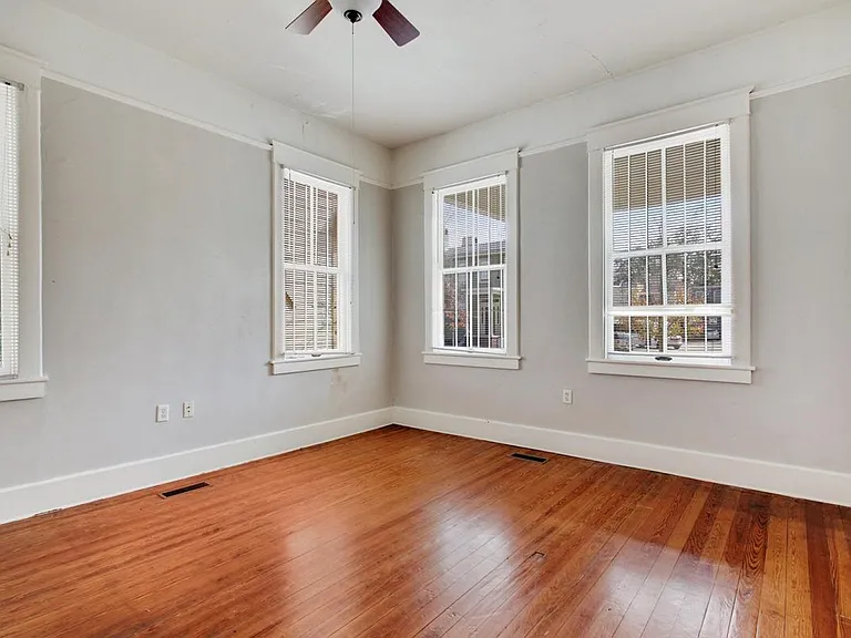 214 W Park Ave #A — Photo 5