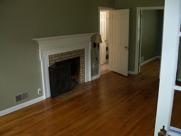 4th image of 1430 E Lasalle Ave