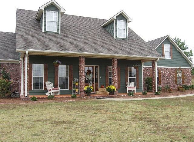 1st image of 132 Lakes Dr S