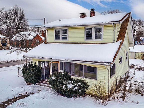 3rd image of 3238 Buell St