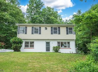 16 Florence St, Stanhope, NJ 07874