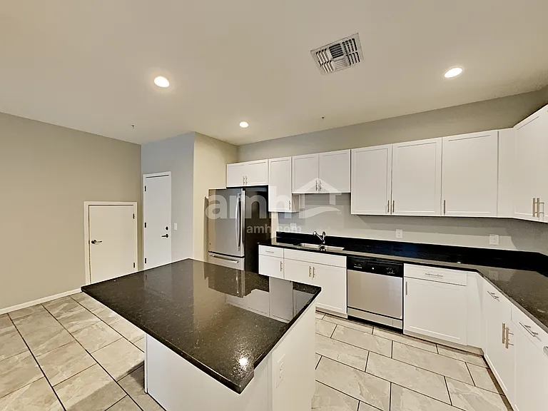 20734 W Stone Hill Rd — Photo 3