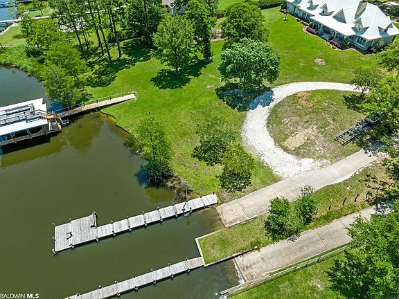 3rd image of 8471 Forest Dr