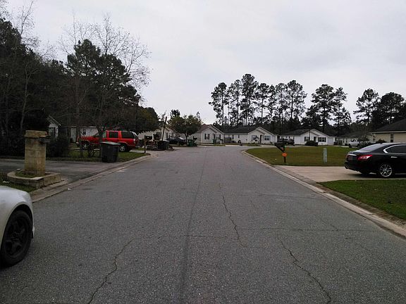 5th image of 1735 Largo Cir