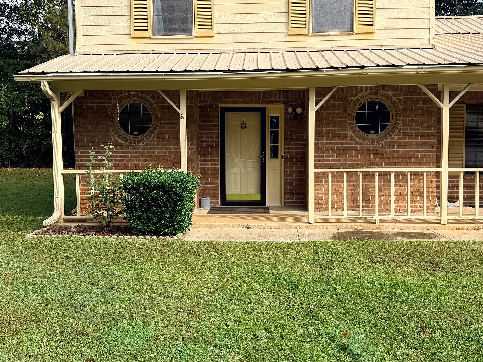 3 bed, 2.5 bath, 1300 sqft, $1,700 — Photo 1
