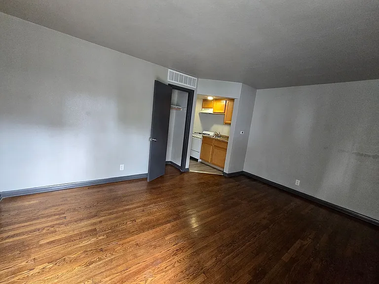 822 N 25th St — Photo 4