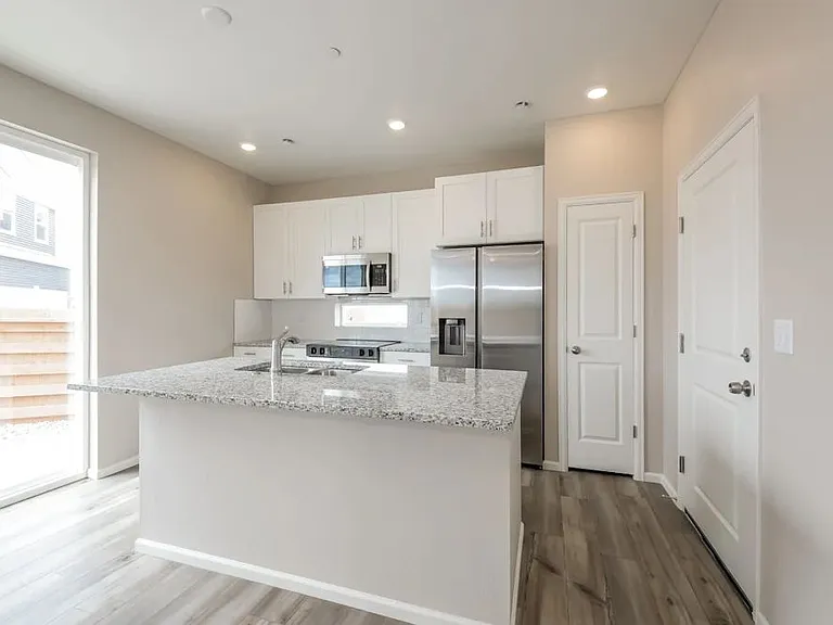 10167 Scranton Ct — Photo 4