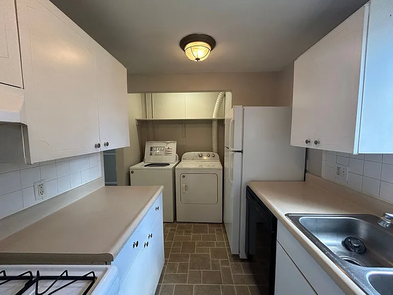 Coventry Court Townhomes — Photo 68
