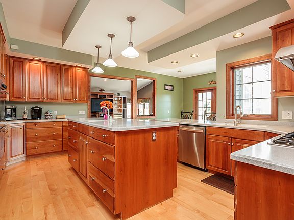 3rd image of 56 Huntington Hts