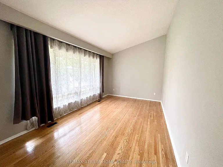 9740 Keele St — Photo 12