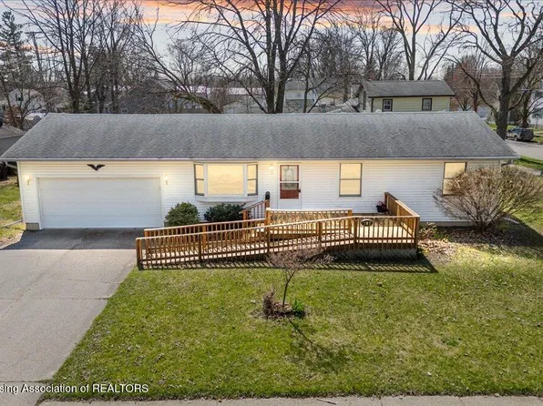 207 W Lincoln St, Saint Johns, MI 48879