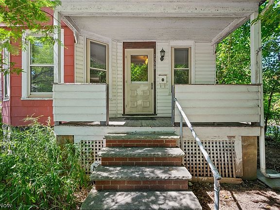4th image of 1308 W 95th St