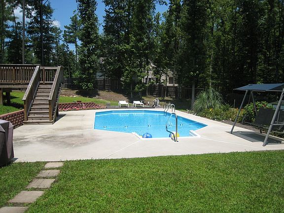 EXTREMELY WELL APPOINTED IN-GROUND POOL