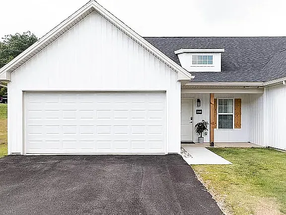 2580 Emma Ln