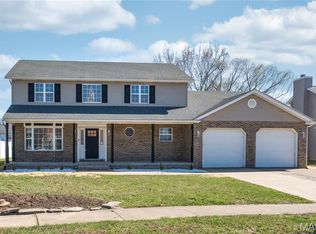 102 Brittany Dr, Fairview Heights, IL 62208